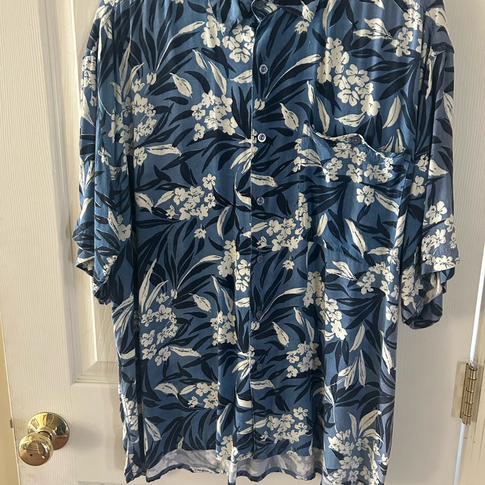 Blue Floral Button-Up Shirt - Montage (L)